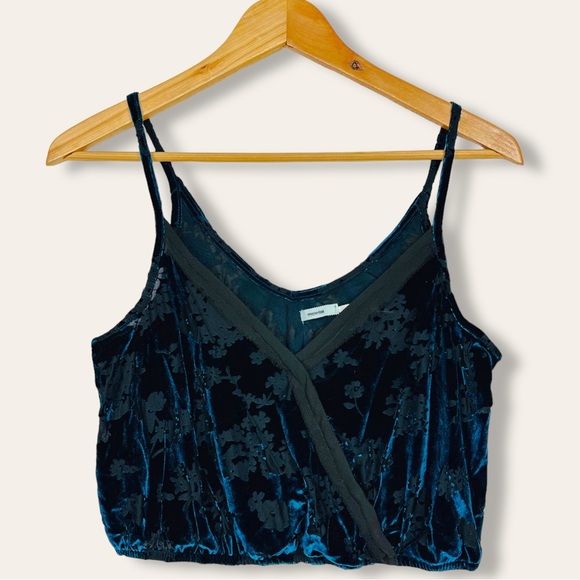 UO Kimchi Blue Velvet Floral Burnout V Neck Surplice Faux Wrap Cami Crop Top S - Picture 4 of 12